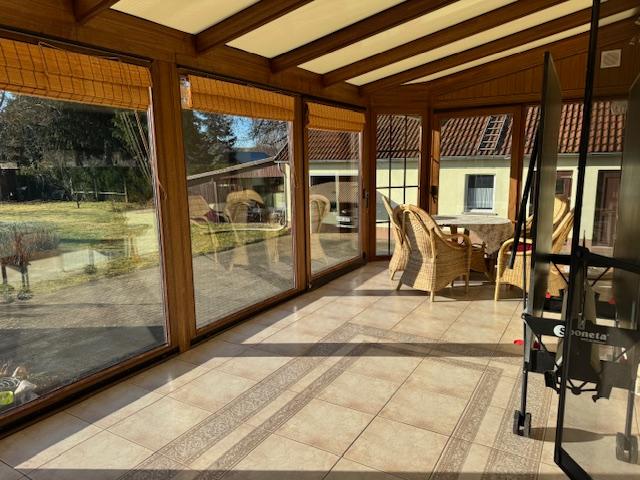 Groß, transparent zum Garten