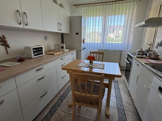 Vom Esszimmer zur Küche