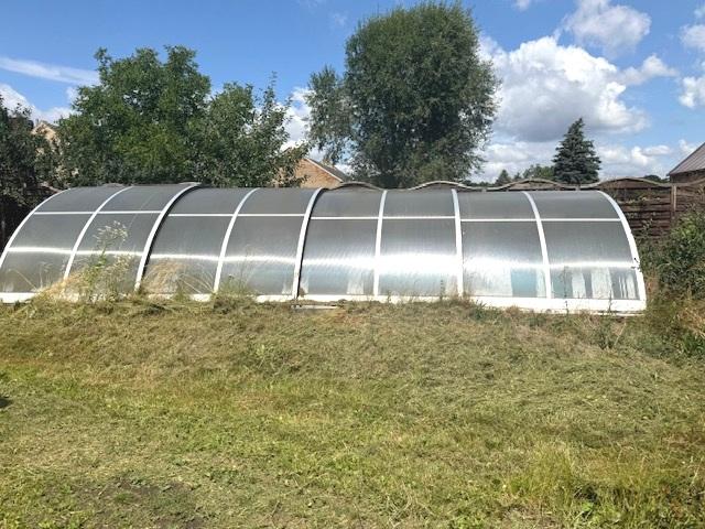 Pool mit Überarbeitungsbedarf