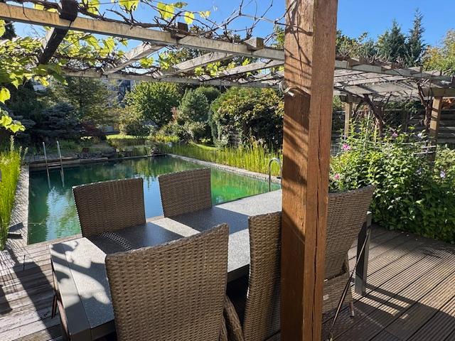 ...zur Teichterrasse...