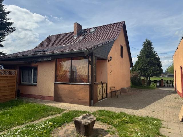 Rückansicht , Eingangsbereich