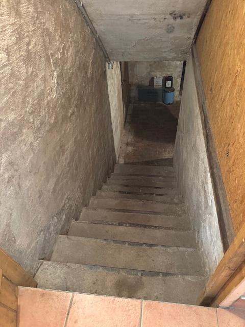 Kellerabgang aus Hausflur