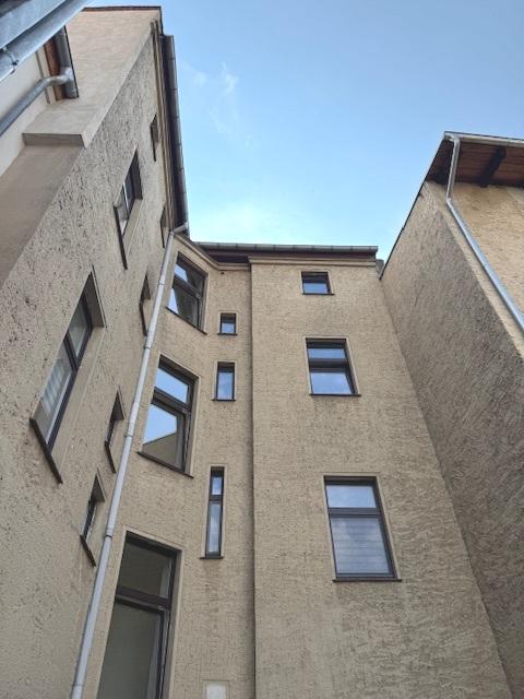 Hofseitige Gebäudeansicht