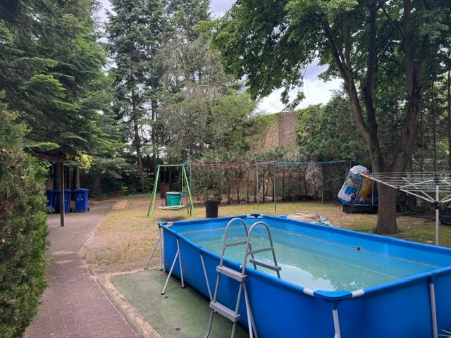 Mietereigener Pool