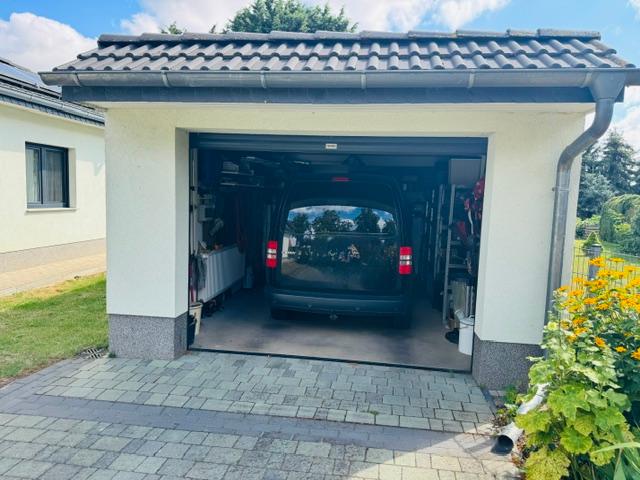 ...zur Garage